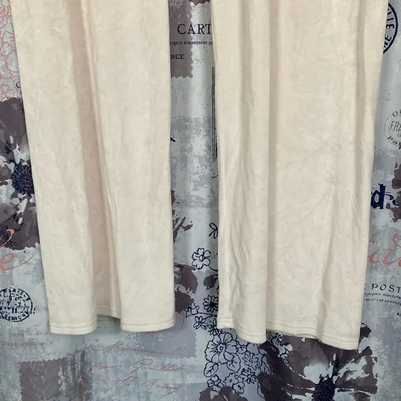 Juicy Couture Cream Velour Lounge Set - Picture 6 of 9